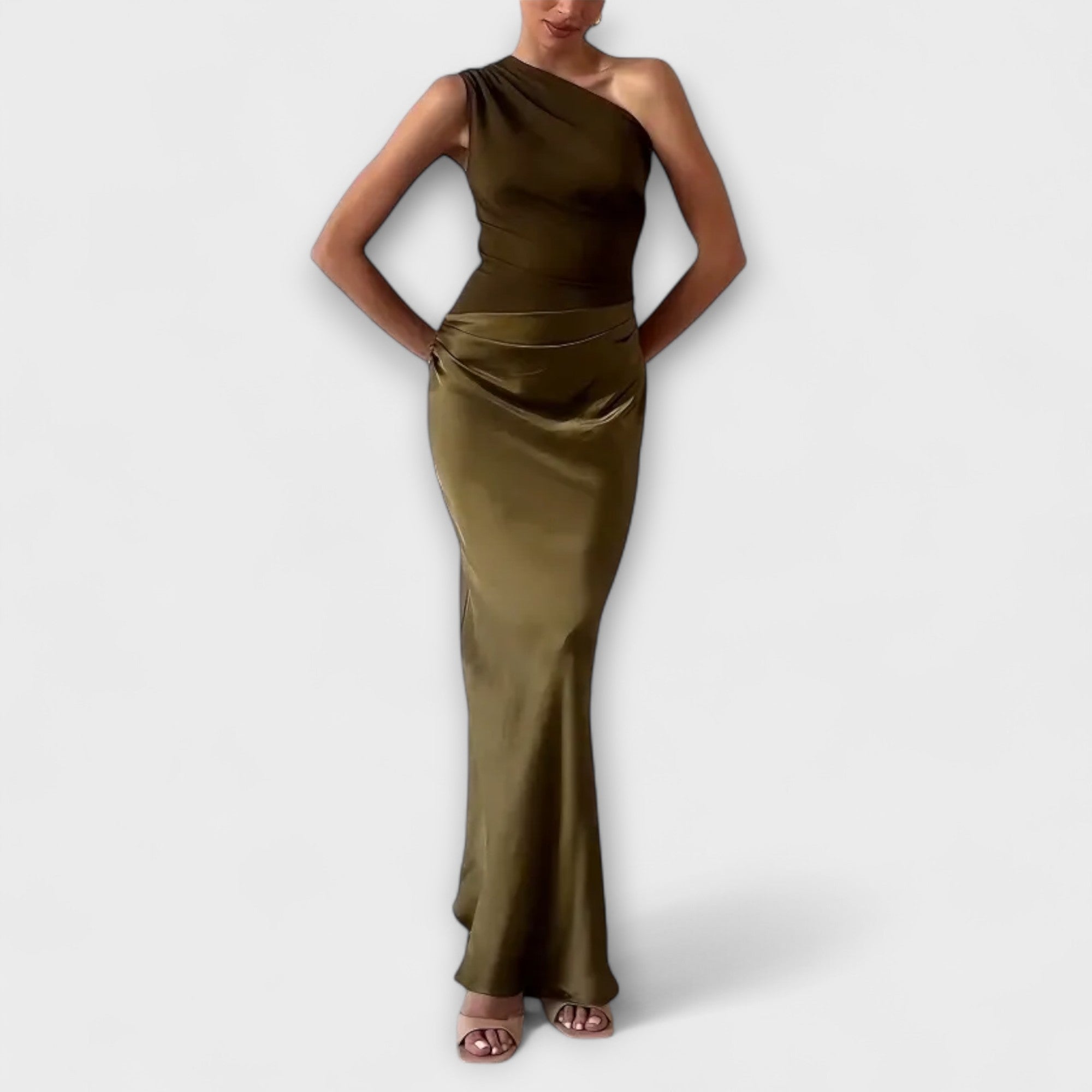Vera – Abito Asimmetrico Elegante in Raso Satinato
