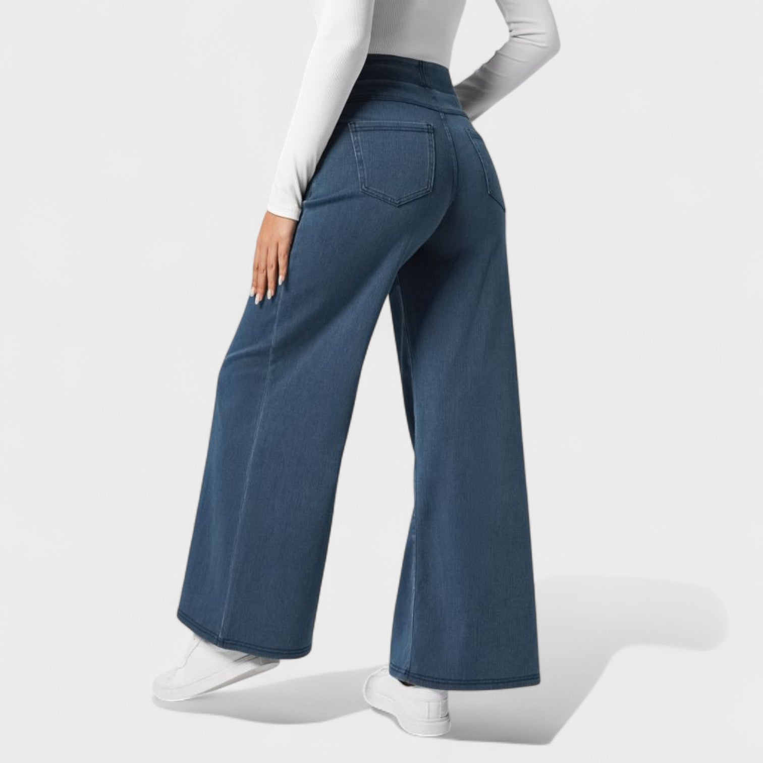 Clara – Jeans a Gamba Larga in Denim Morbido