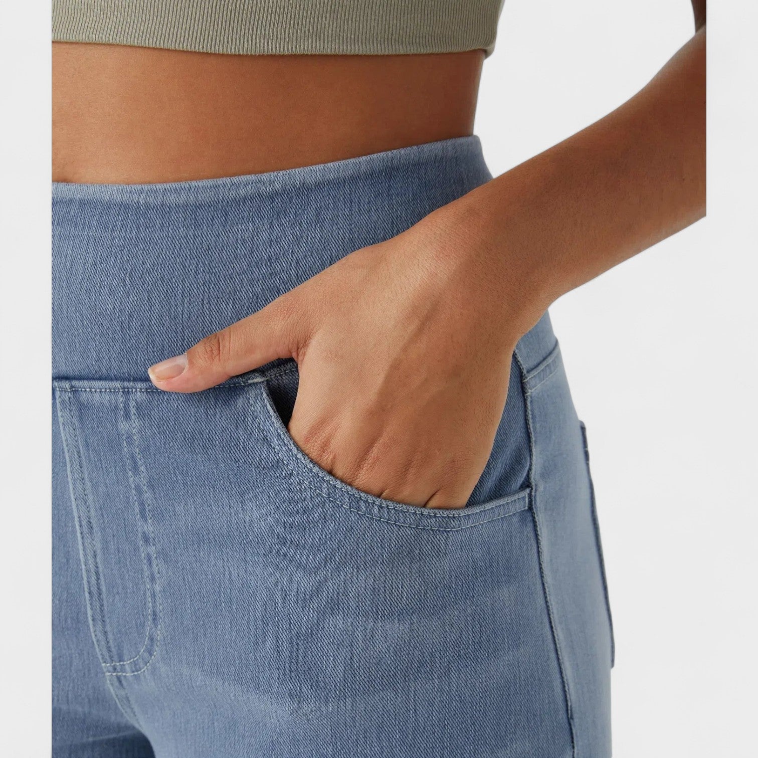 Clara – Jeans a Gamba Larga in Denim Morbido