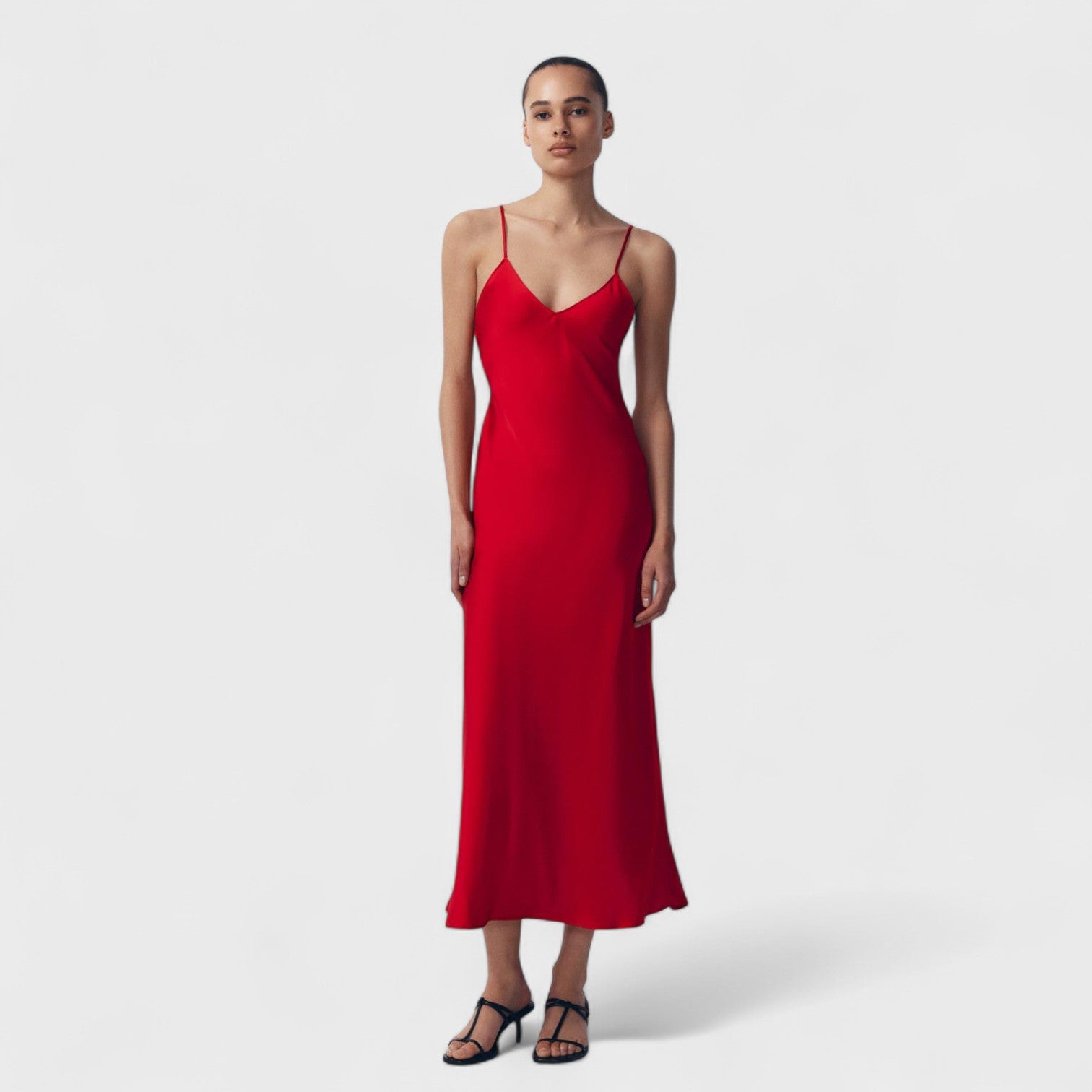 Carmesí – Abito Lungo Minimal Elegante in Satin