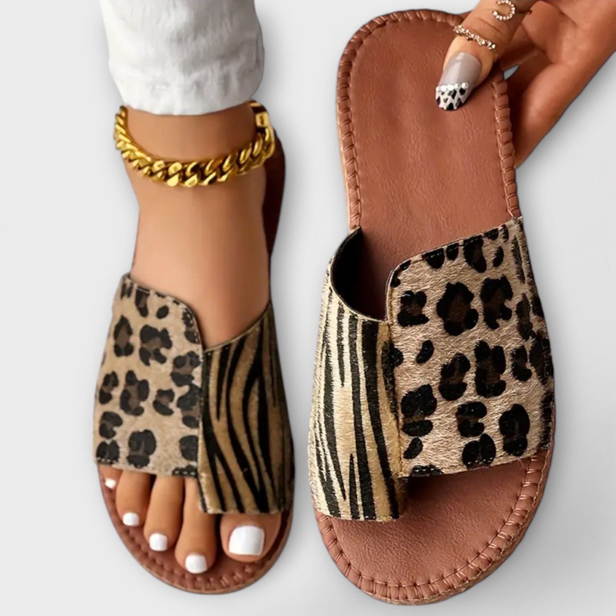 Pantofoline Bicolore con Stampa Leopardata – Comode, Estive e di Tendenza