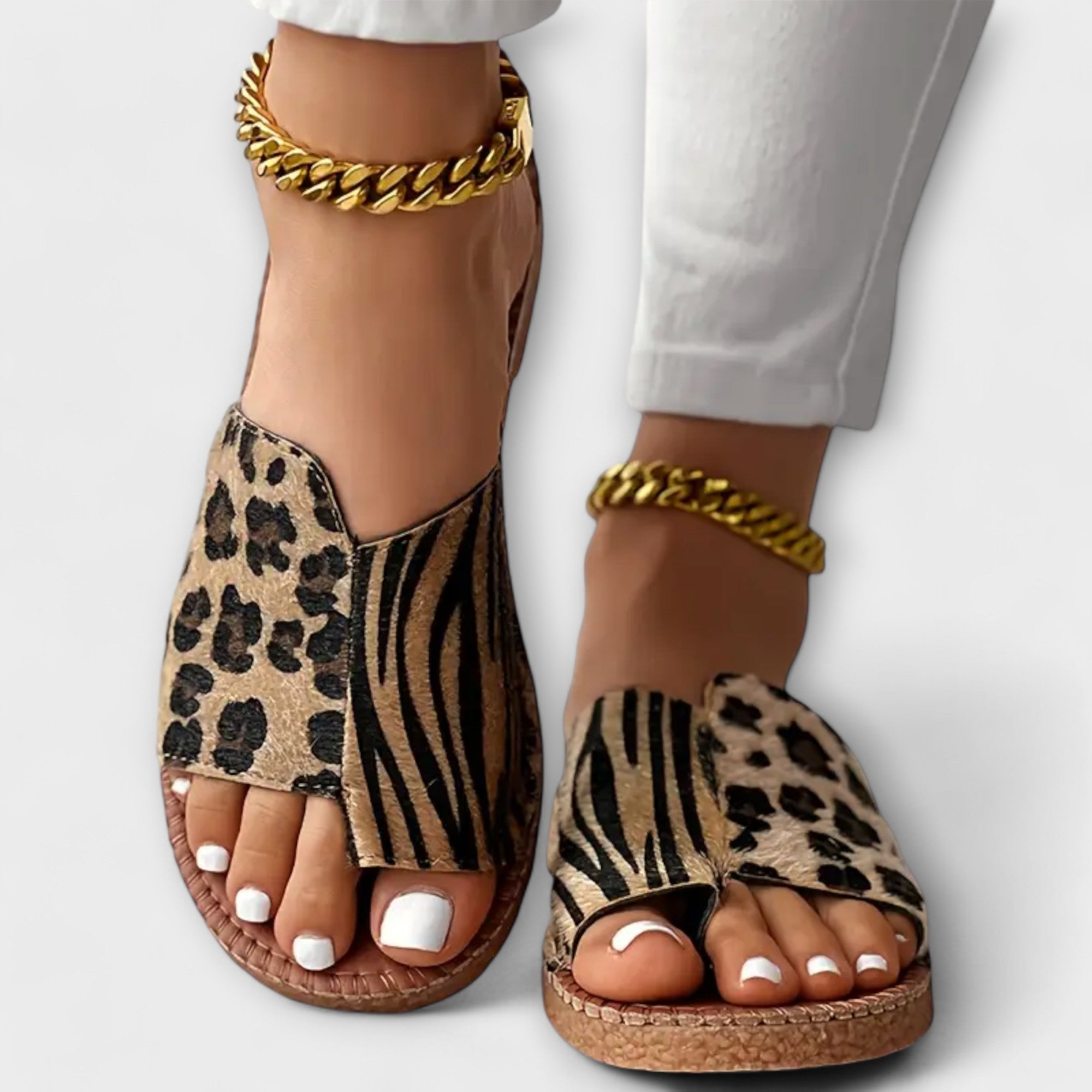 Pantofoline Bicolore con Stampa Leopardata – Comode, Estive e di Tendenza