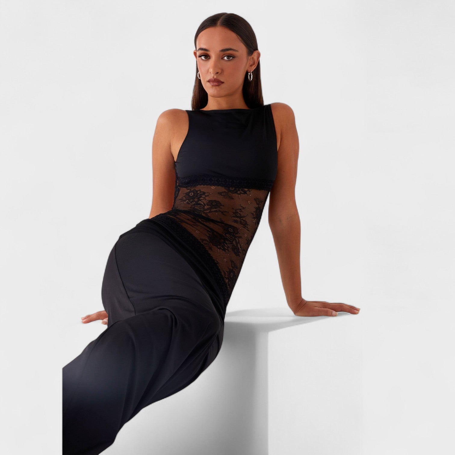 Lucinda – Abito Lungo in Pizzo Nero Trasparente