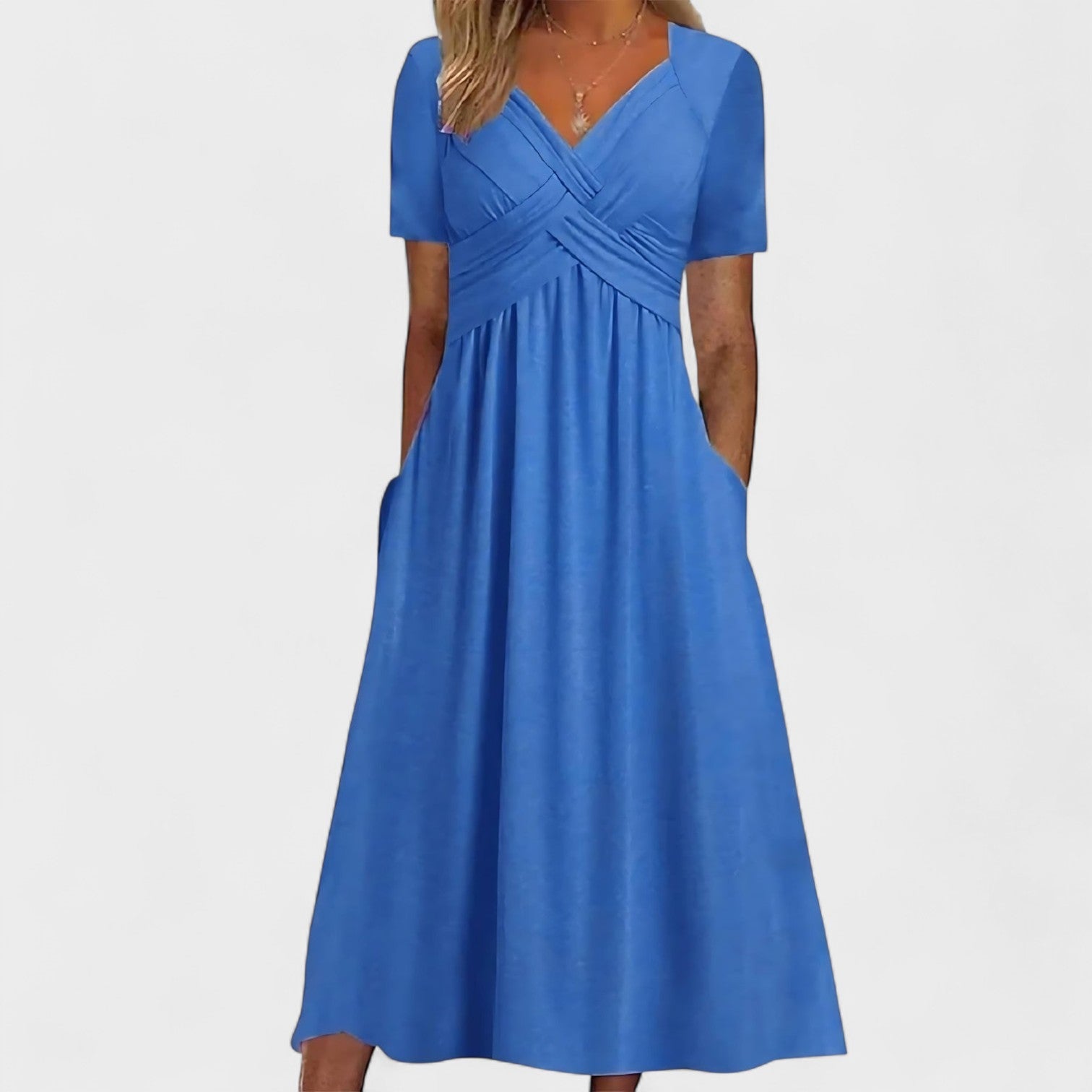 Nora – Completo Minimalista in Lino Stile Scandinavo