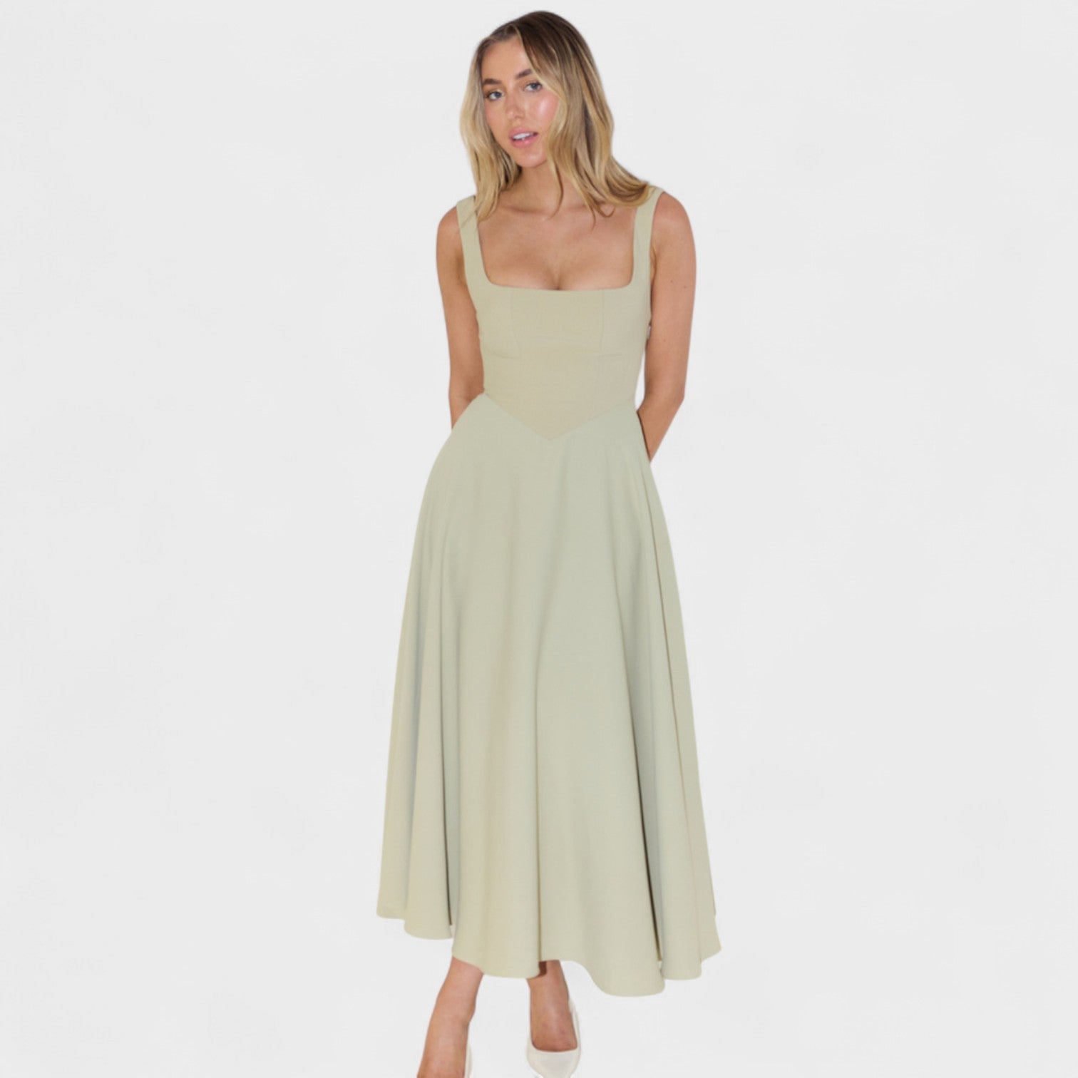 Maribel – Abito Midi con Scollo Quadrato Elegante
