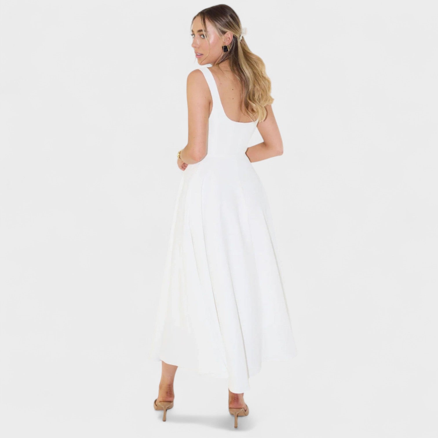 Maribel – Abito Midi con Scollo Quadrato Elegante