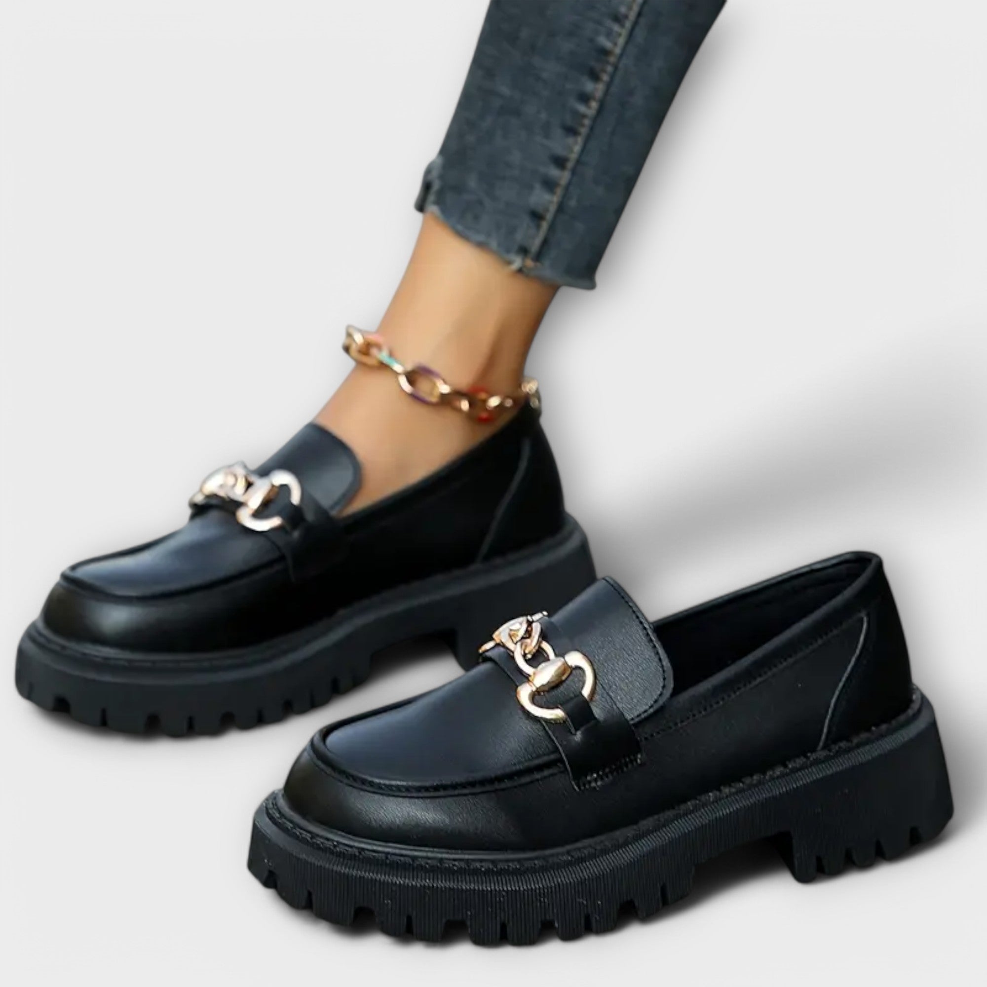Mocassini con platform e fibbia da donna – alla moda