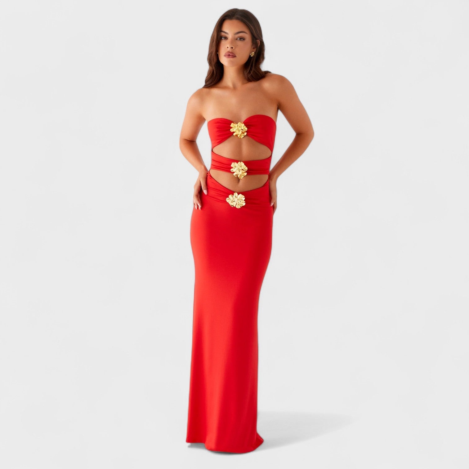 Jimena – Abito Lungo Cut-Out Rosso con Dettagli Floreali Dorati