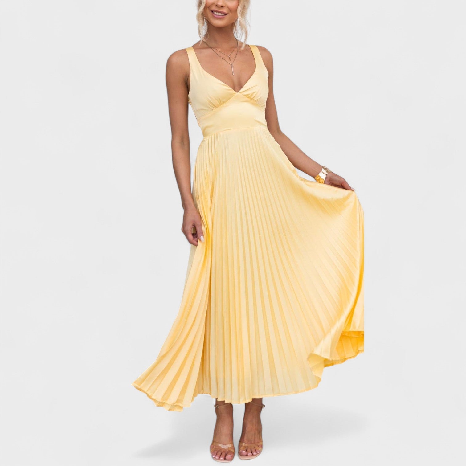 Aby – Vestito Maxi Giallo Plissettato con Scollo a V Elegante