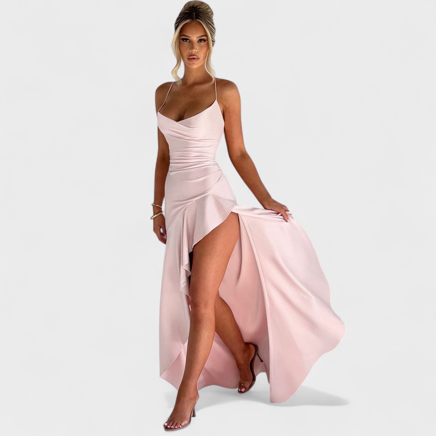 Samira – Abito Maxi Rosa Cipria con Spacco e Schiena Scoperta